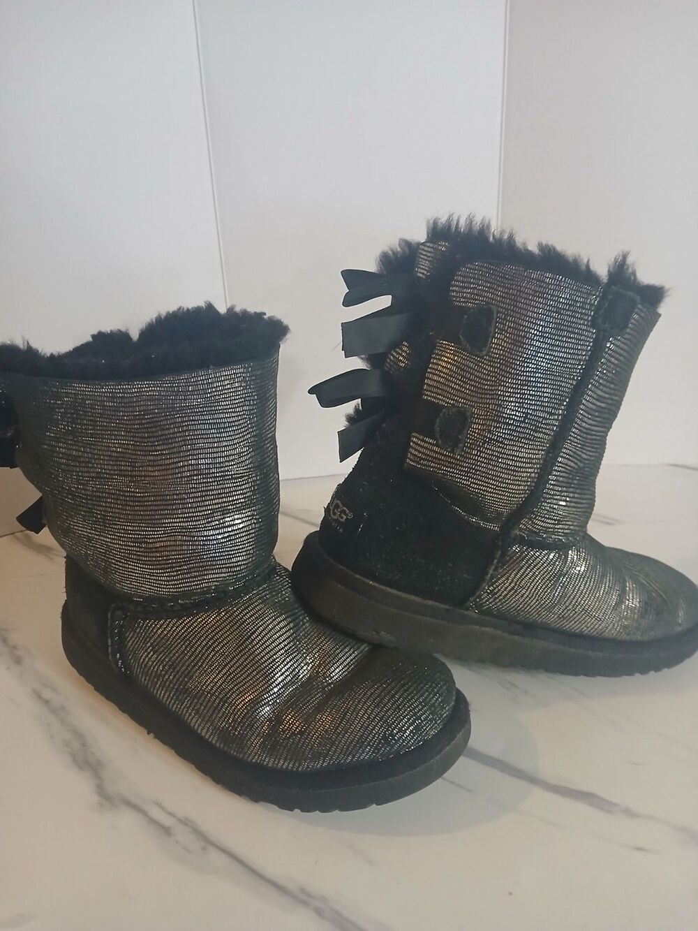 UGG Youth Girls Size 4 Bailey Bow Metallic Leather Shearling Boots